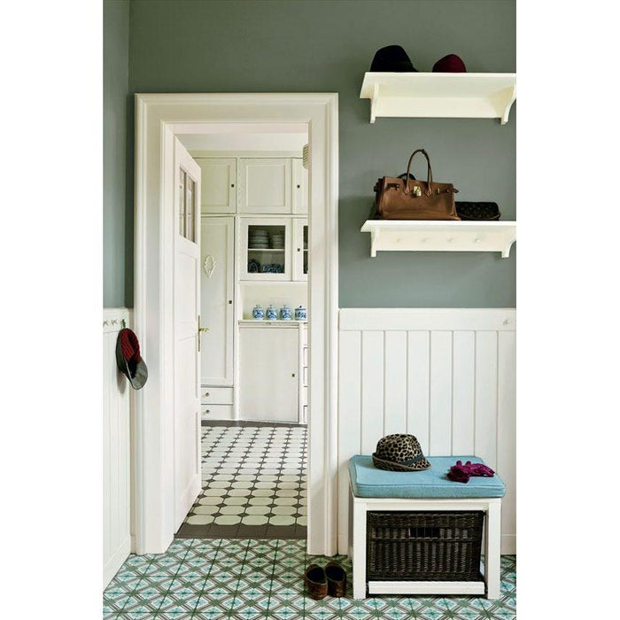 Card Room Green No. 79 Farrow & Ball paint