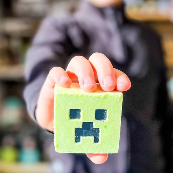 Bath bomb with Minecraft video game figurine BON BAIN