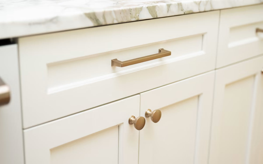Cabinet handle Alexander Collection